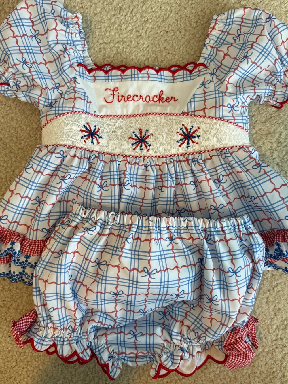 3T Girls firecracker Smocked Plaid top with Bloomers EEUC
